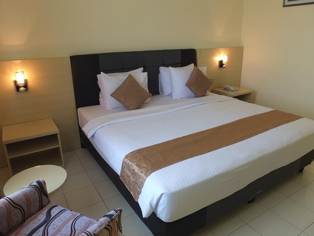 Jepara Indah Hotel Стая снимка
