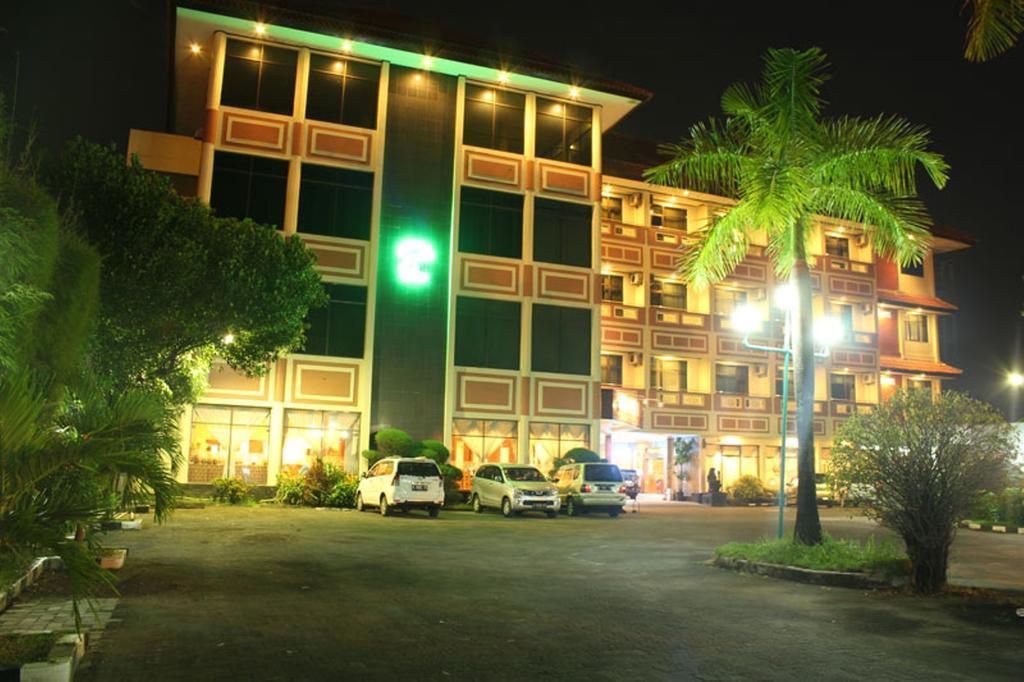 Jepara Indah Hotel Екстериор снимка