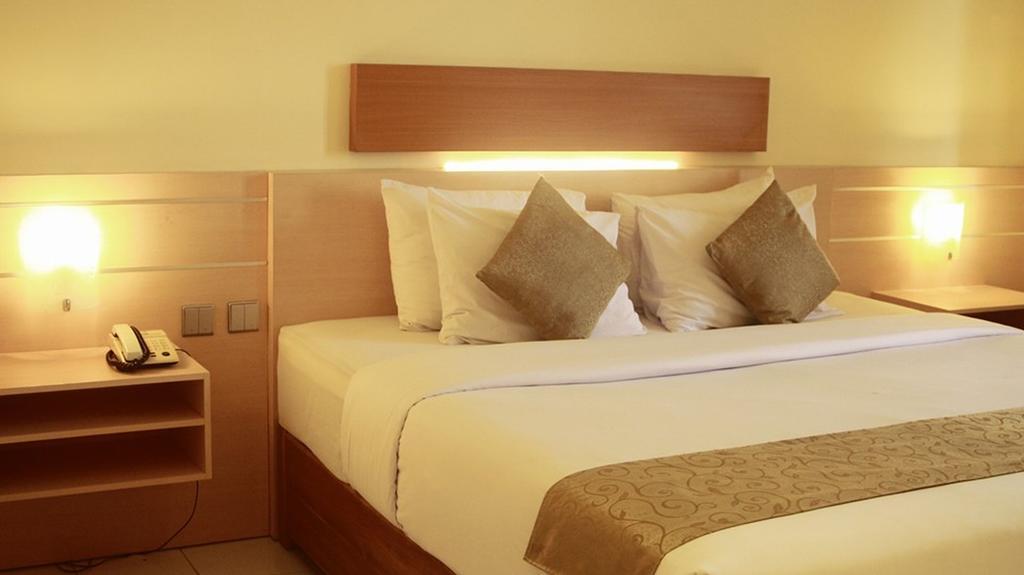 Jepara Indah Hotel Екстериор снимка
