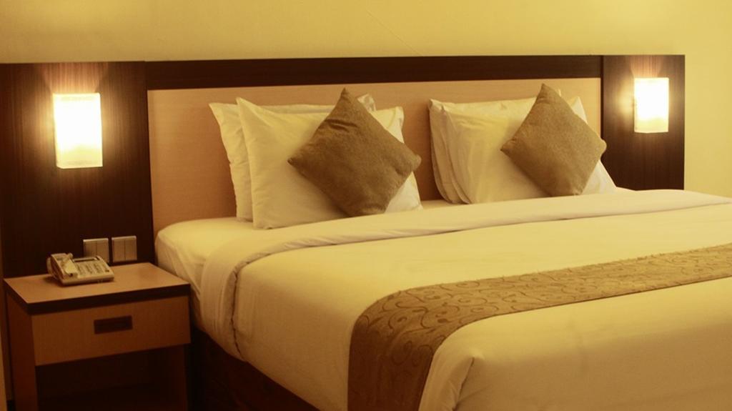 Jepara Indah Hotel Екстериор снимка